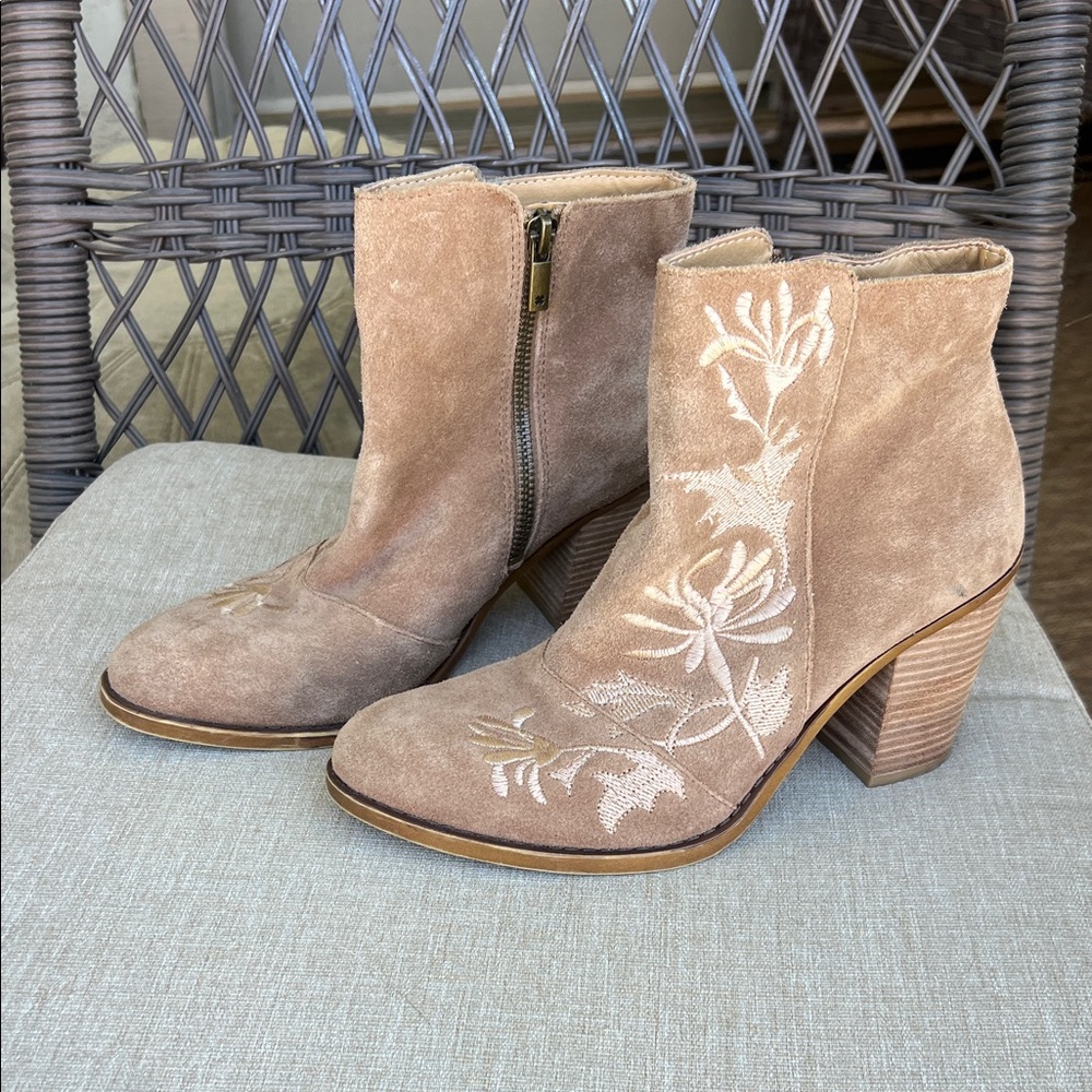 Lucky Brand Floral Embroidered Brown Ankle Boots